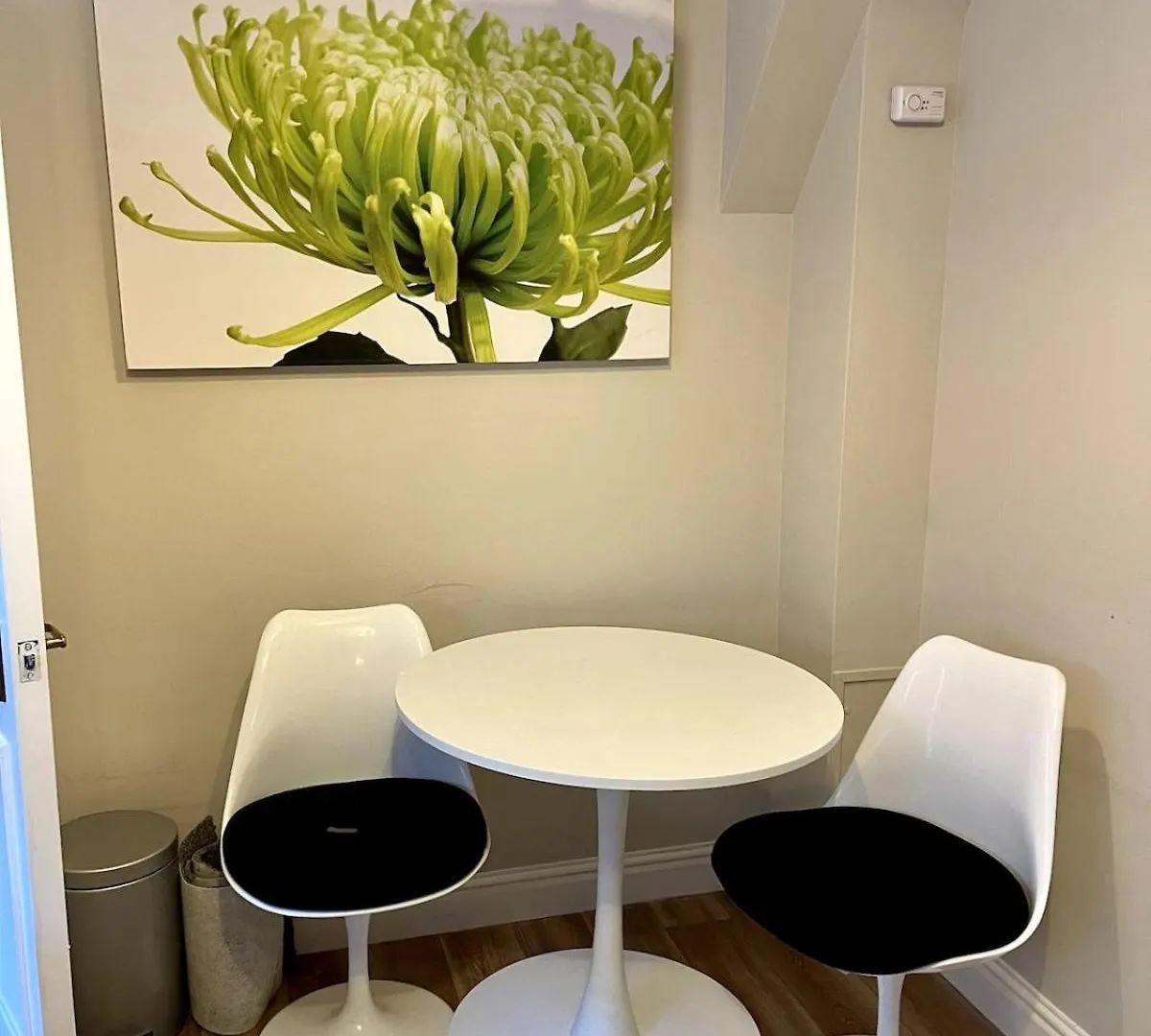 Stylish Garden Apartment In Central Cheltenham