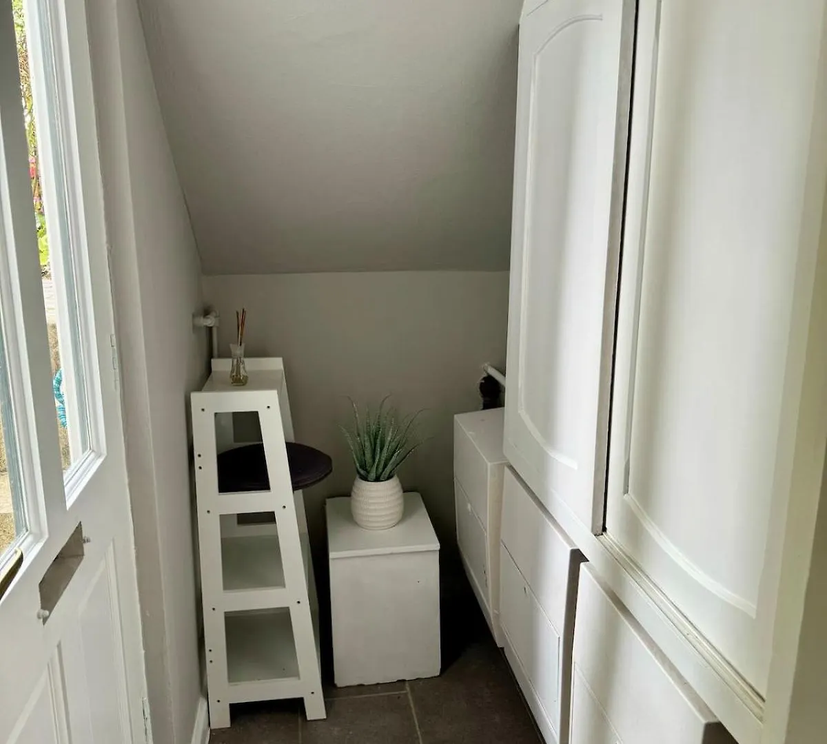 Stylish Garden Apartment In Central Cheltenham 0*,  United Kingdom